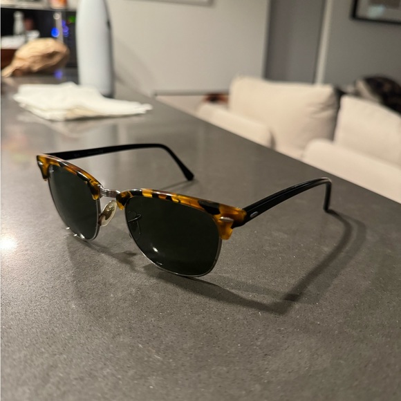 Ray-Ban Clubmaster Sunglasses - Picture 5 of 6
